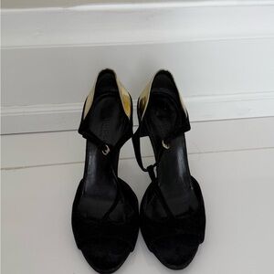 Gucci Women's Heels in Black and Gold